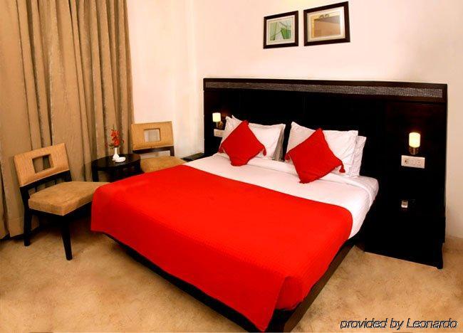 Hotel Shanti Palace West New Delhi Room photo