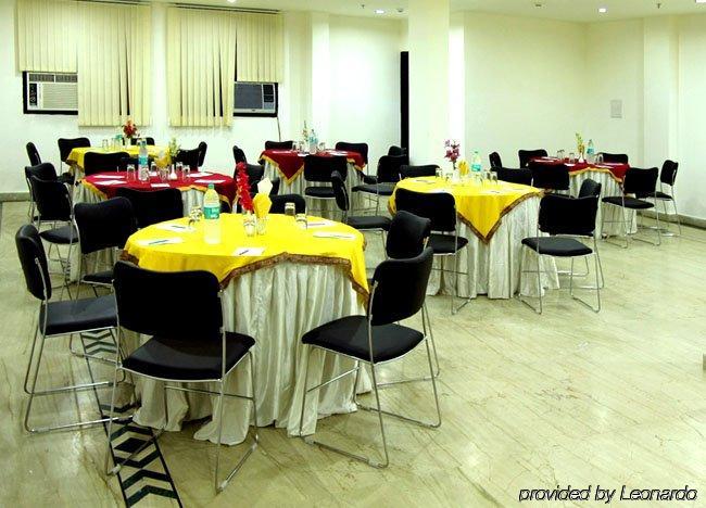 Hotel Shanti Palace West New Delhi Restaurant photo