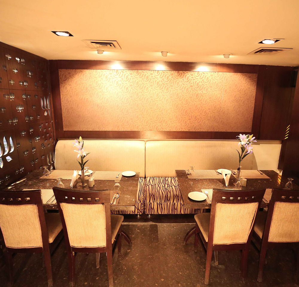 Hotel Shanti Palace West New Delhi Exterior photo